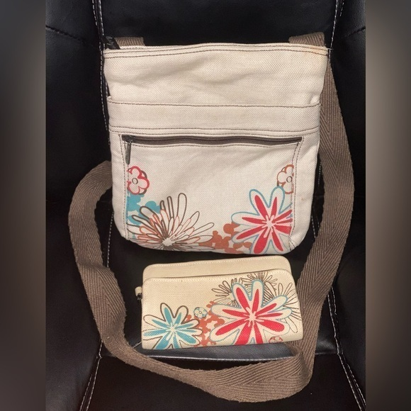 THIRTY-ONE‎ Floral Crossbody Bag with Wallet - Picture 1 of 4